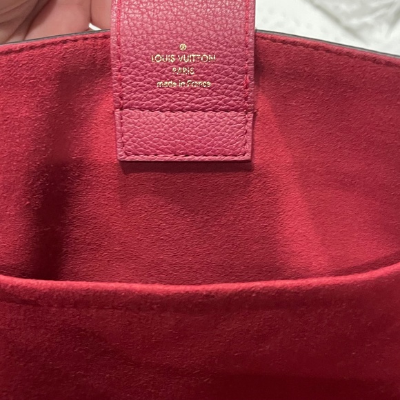 Louis Vuitton Riverside - Picture 3 of 7